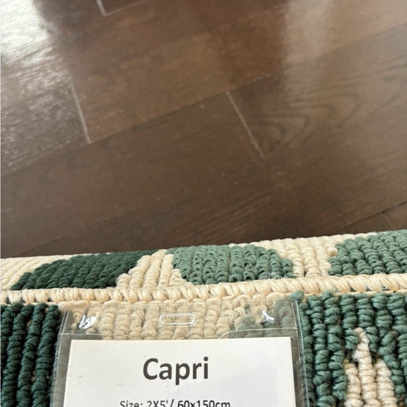 Geometric Patterned Runner Rug in Green and Cream - Picture 4 of 4